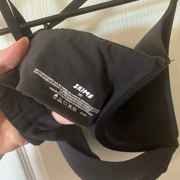 SKIMS Black T-Shirt Bra - Picture 3 of 3